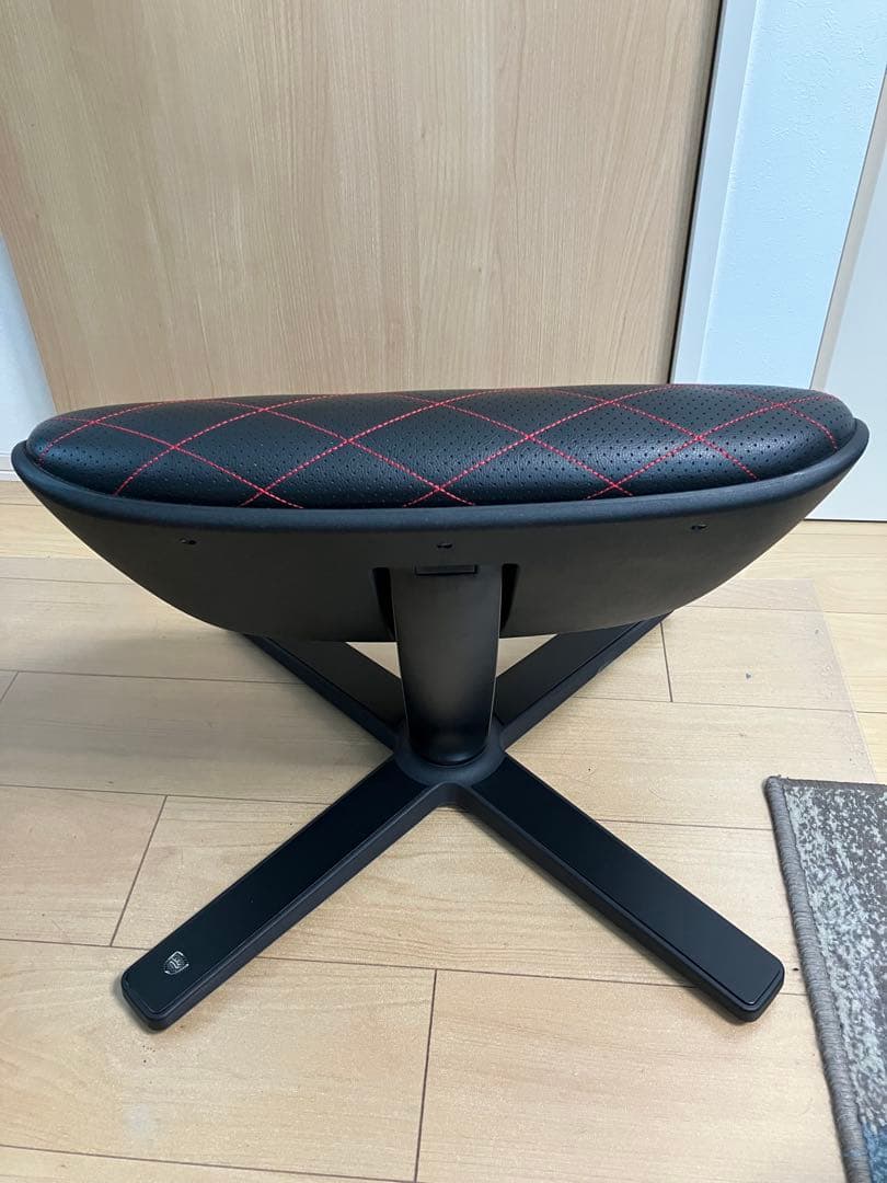 noblechairs FOOTREST レッド NBL-FR-PU-BR