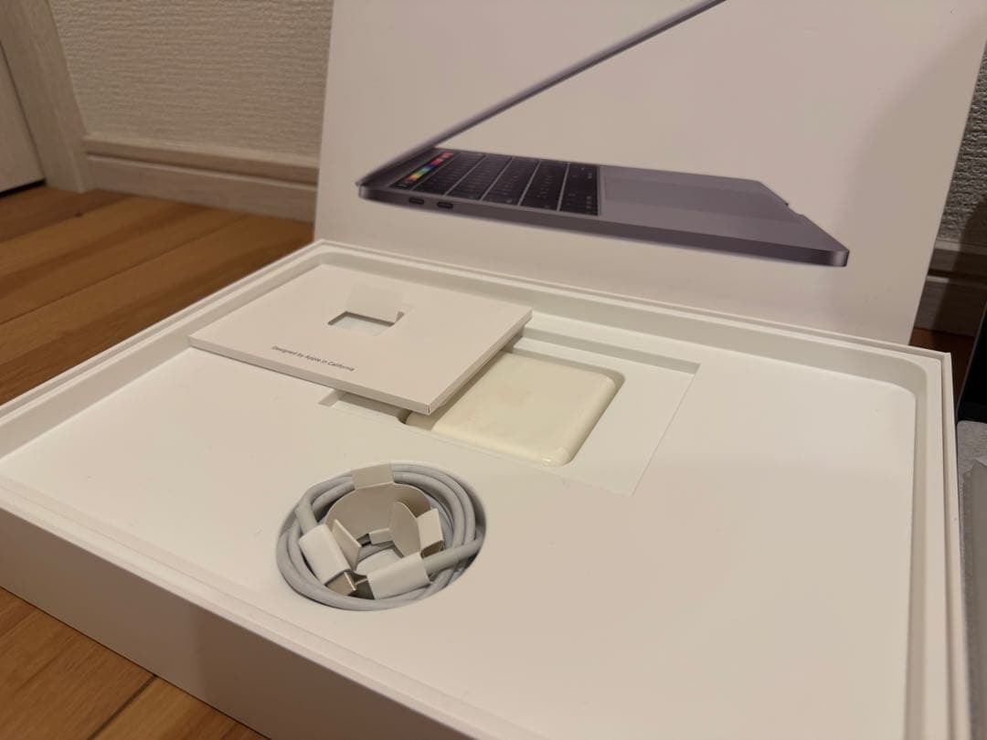 【極美品】Apple MacBook Pro 13-inch MUHP2J/A