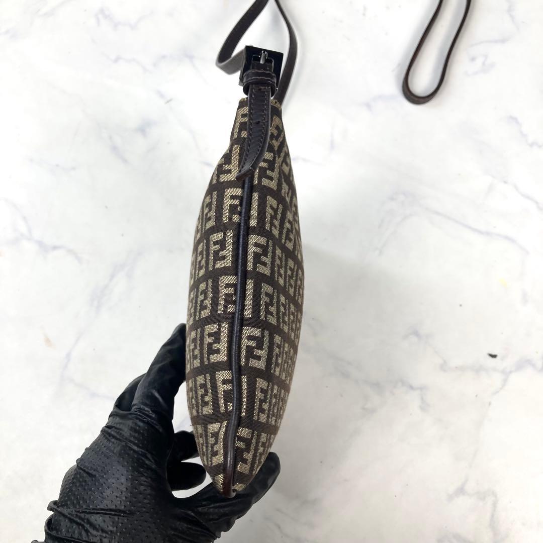 美品 FENDI ショルダーバック ズッキーノ キャンバス FF金具