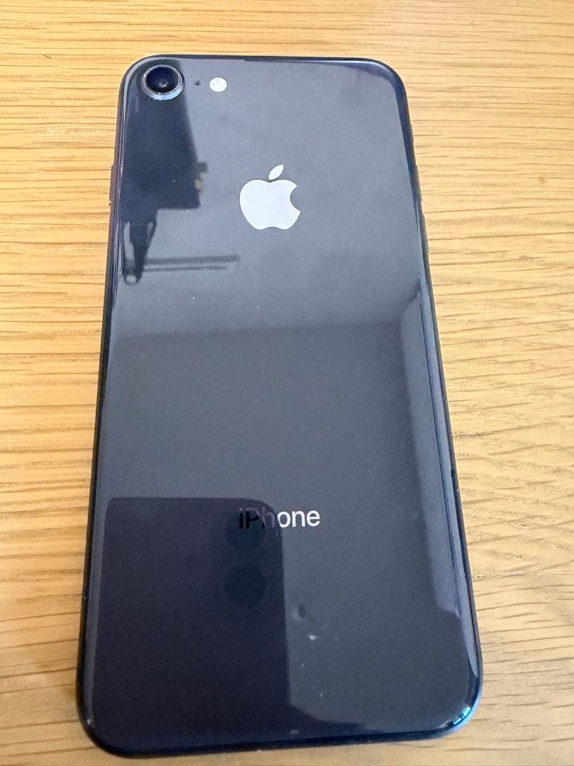 iPhone 8 64GB SIMフリー スペースグレー 海外版