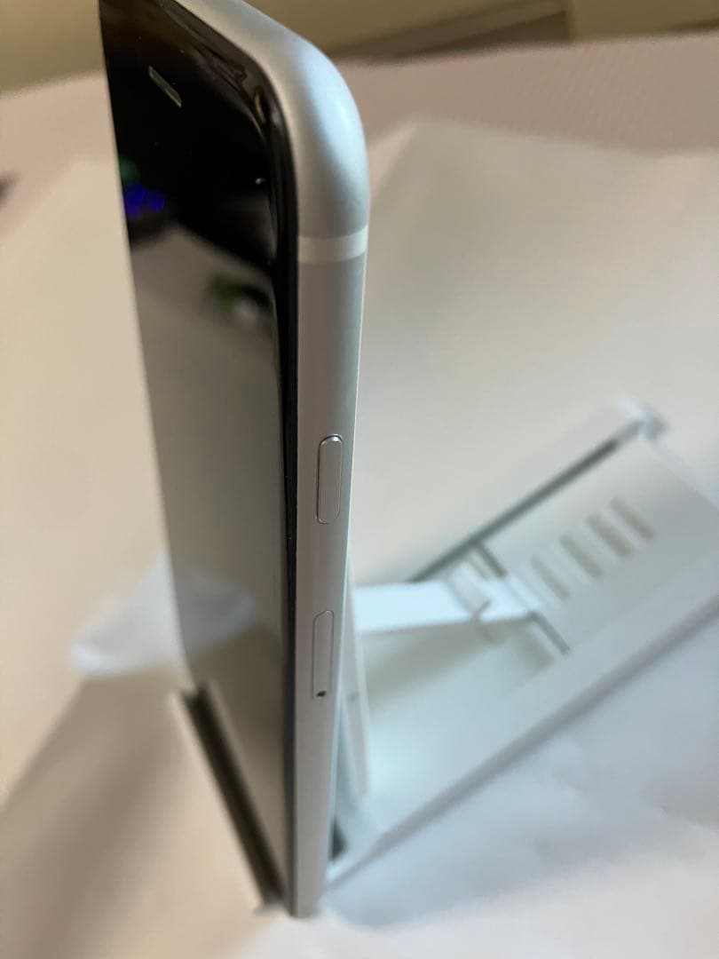 (値下げ) Apple iPhone SE第2世代　ホワイト