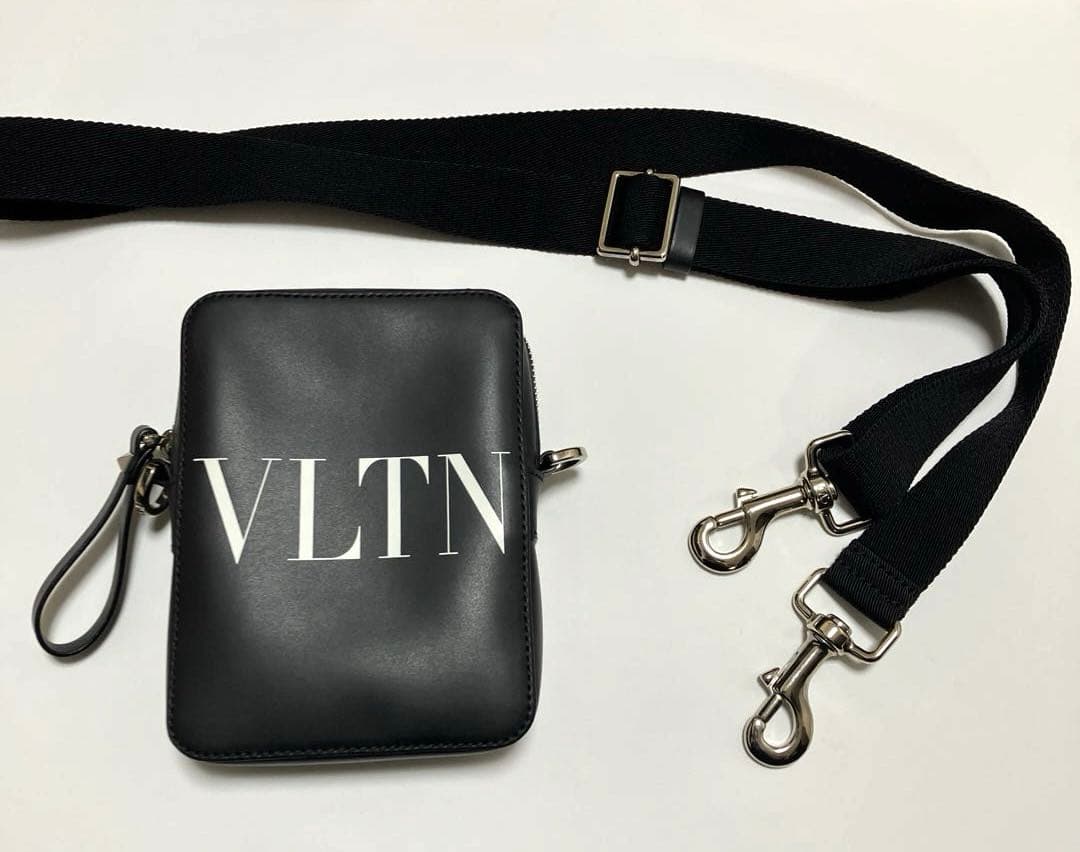 ヴァレンティノ VALENTINO VLTN スモール ショルダーバッグ レザー
