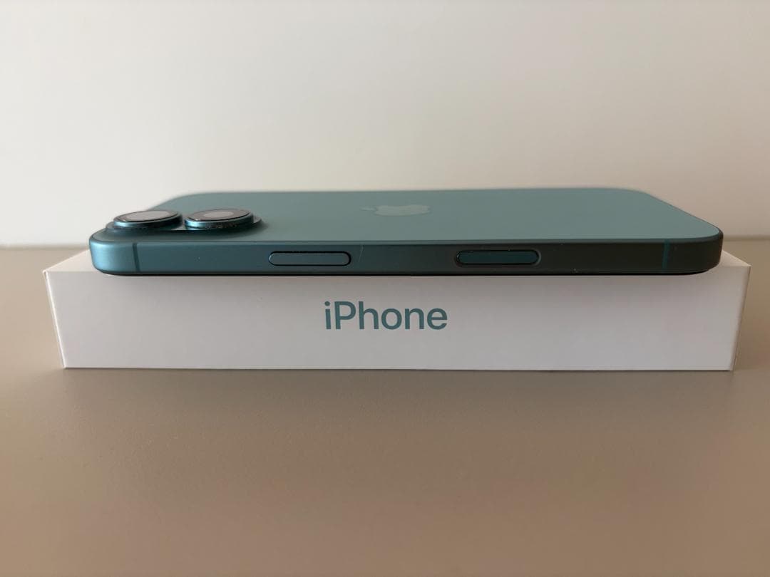 【美品】バッテリー100% iPhone16 ティール 128GB simフリー