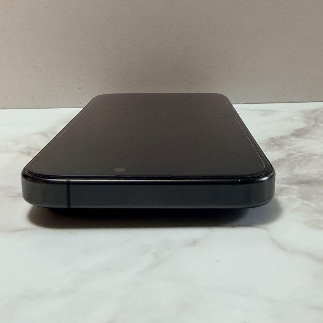 iPhone 15 Pro 256GB SIMフリー ブラックチタニウム