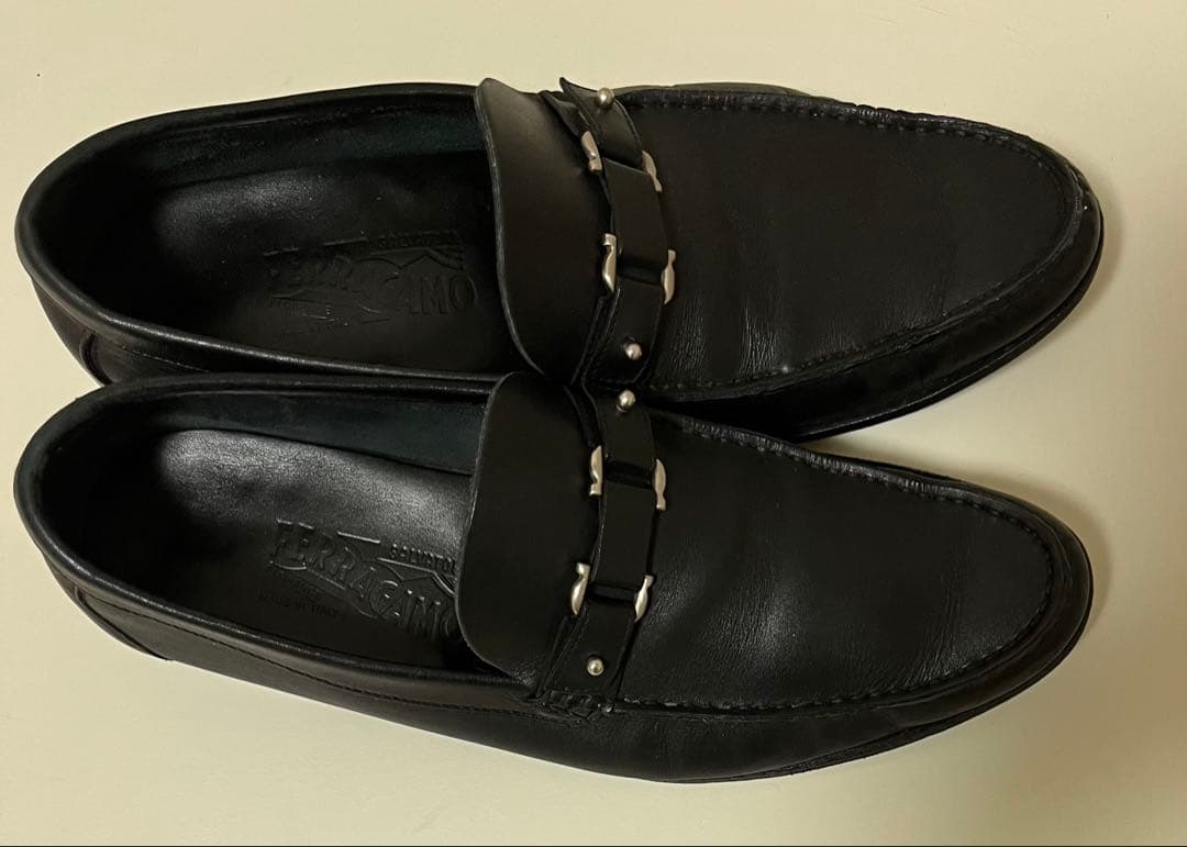 a*A様 【美品】サルヴァトーレ フェラガモ ローファー ブラック 8 EE (