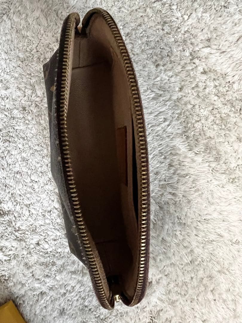 Louis Vuitton モノグラム ボディバッグ　2点　ポーチ　肩掛け