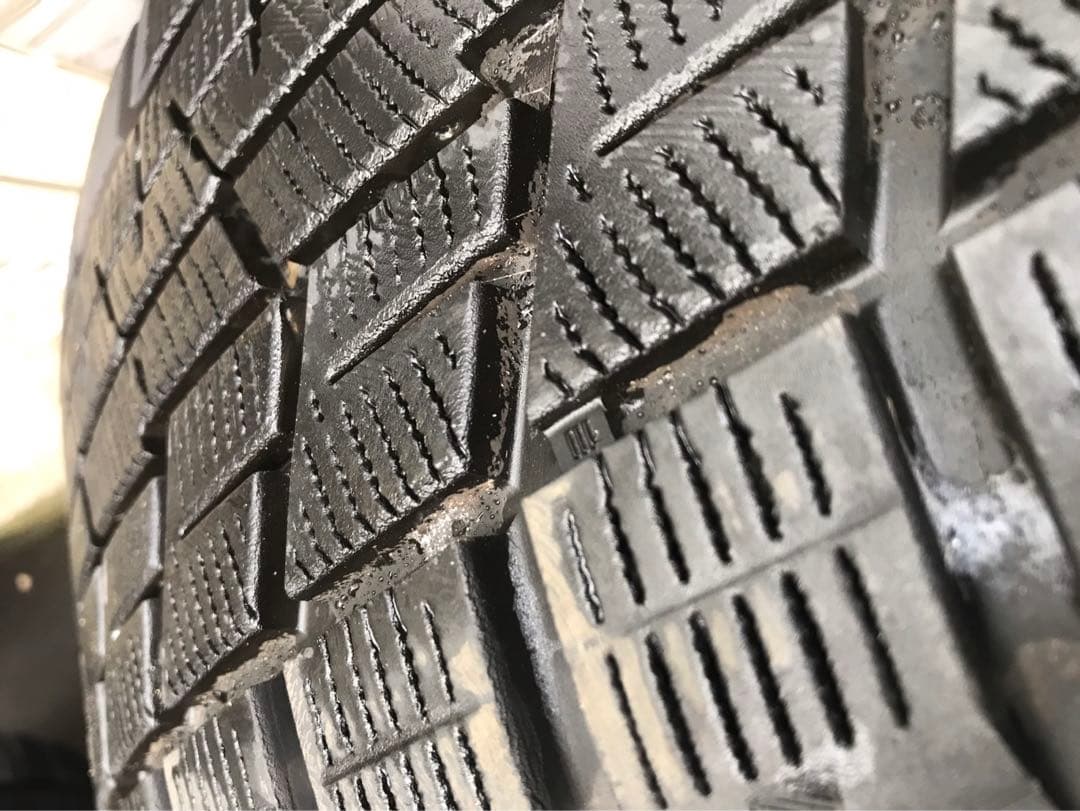 メルセデスベンツGLAスタッドレスセット