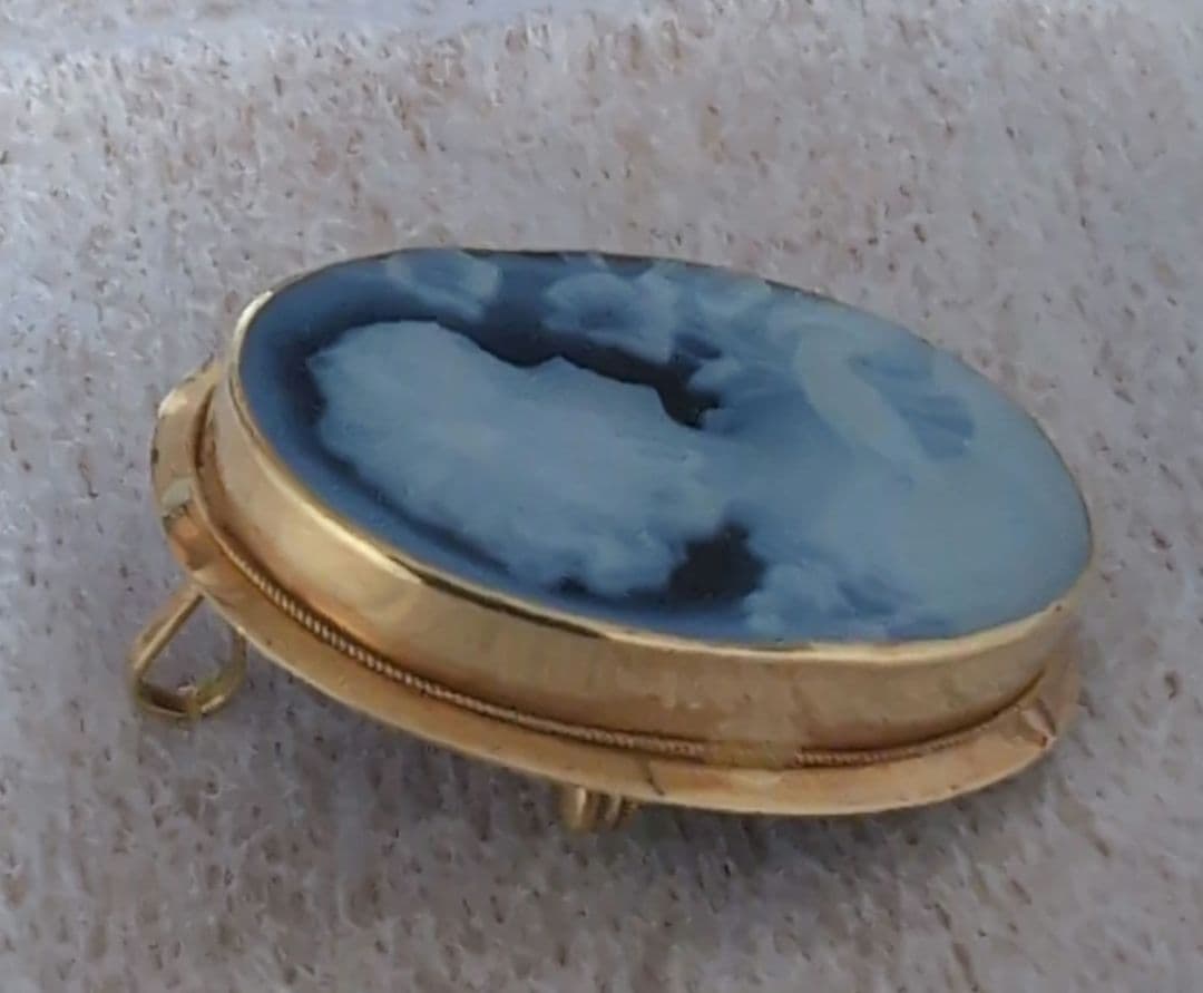 カメオブローチ　ペンダントトップ　2way　18ｋ　中古美品