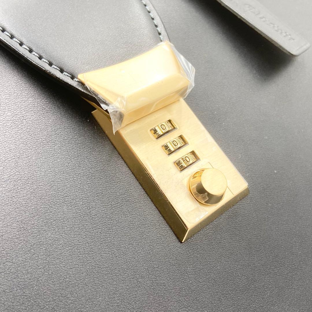 新品未使用　ロイヤルクラシック　ダレスバッグ　ブリーフケース　レザー　ブラック