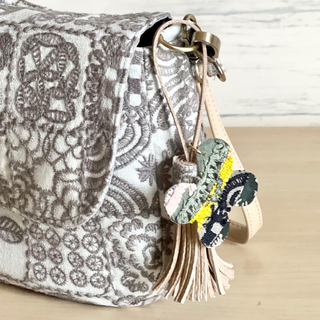 ミナペルホネン コロンとしたショルダーバッグMB510-072