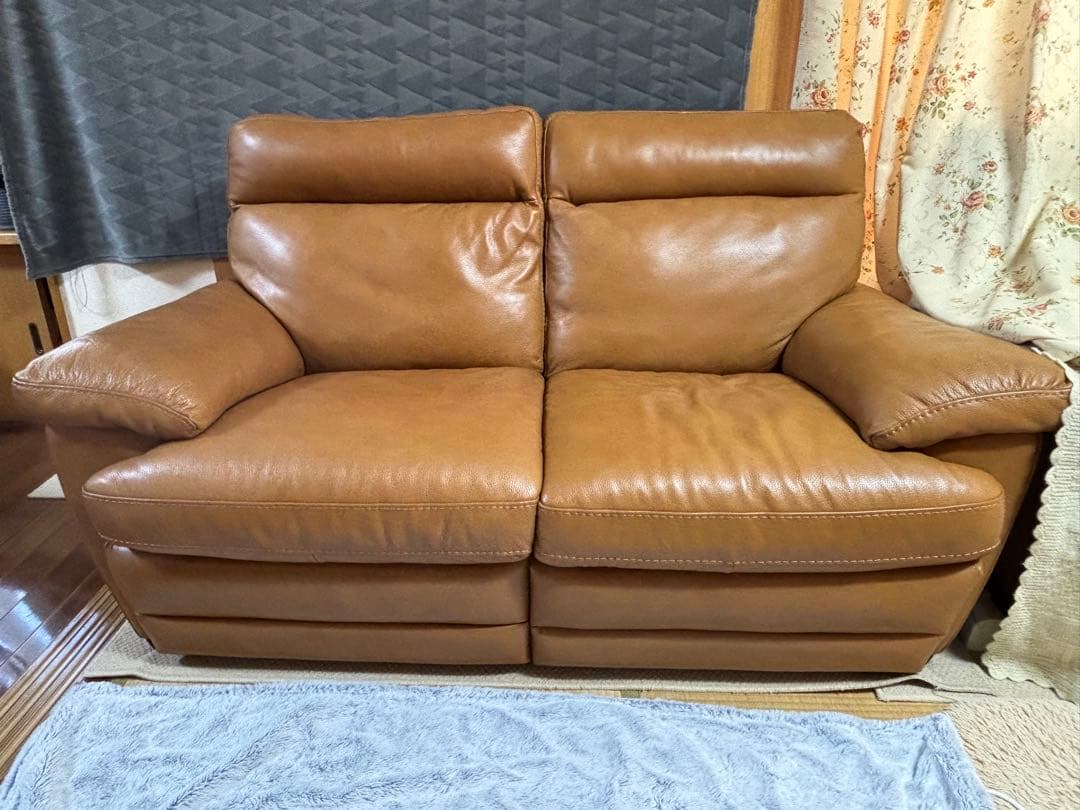 【本皮・送料込】ニトリ2人用右電動リクライニングソファ (ナツッジ社）