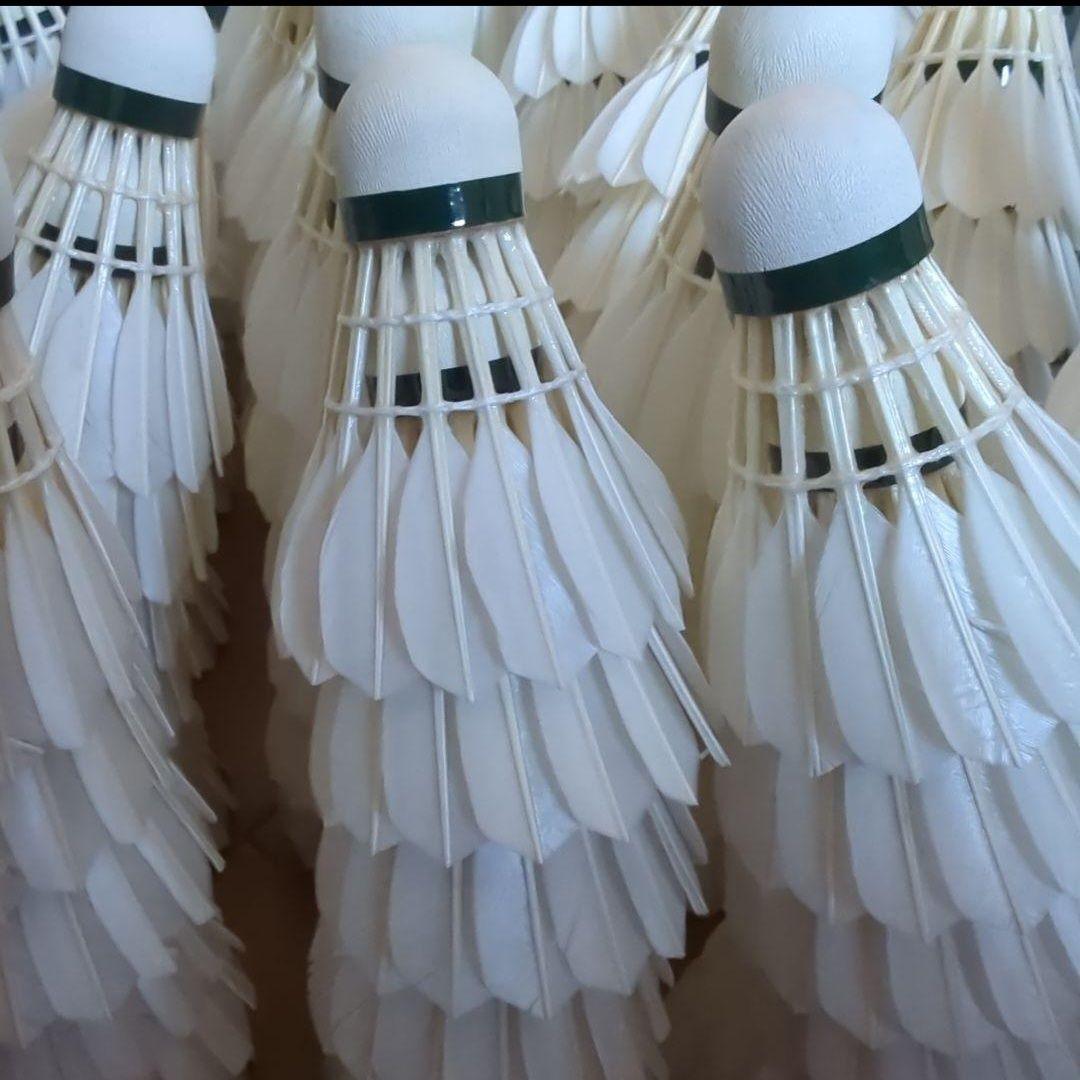 YONEX NEWOFFICIAL（新品&美品シャトル）