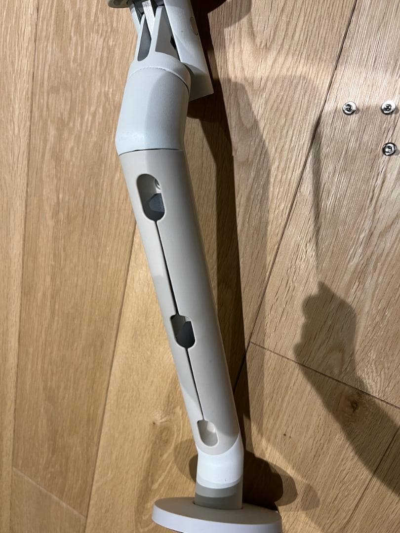 CBS FLO ハーマンミラー モニターアーム ホワイト