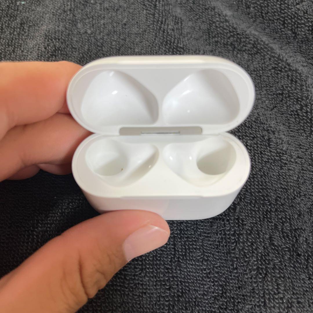 AirPods4 アクティブノイズキャンセリングあり