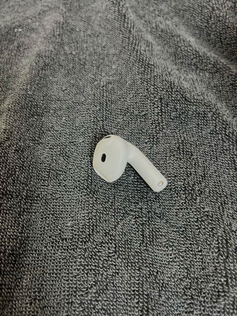 AirPods4 アクティブノイズキャンセリングあり