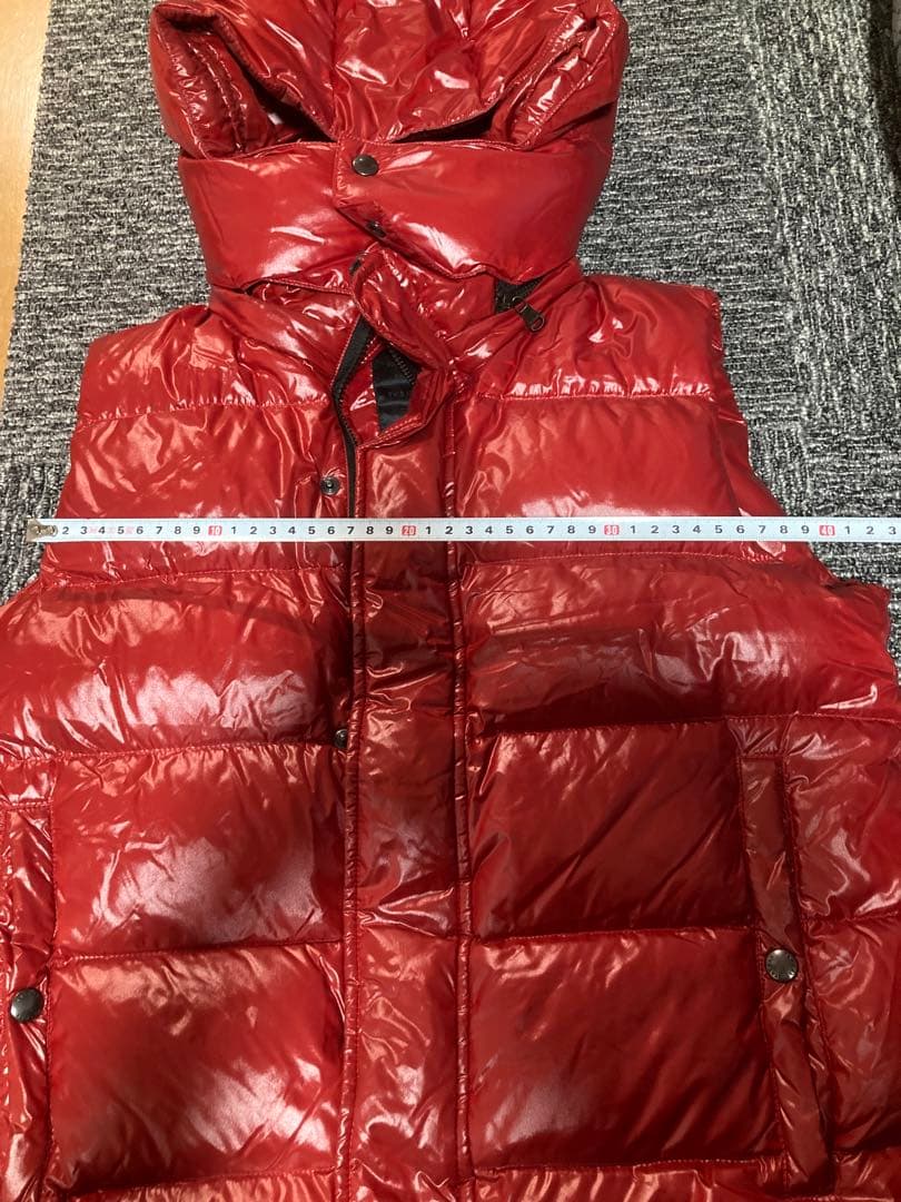 TATRAS フード付きレッドダウンベスト