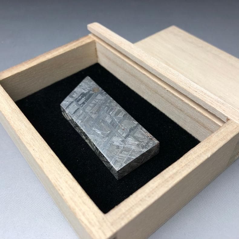 ギベオン隕石 Gibeon Meteorite メテオライト 鉄隕石 重さ75ｇ