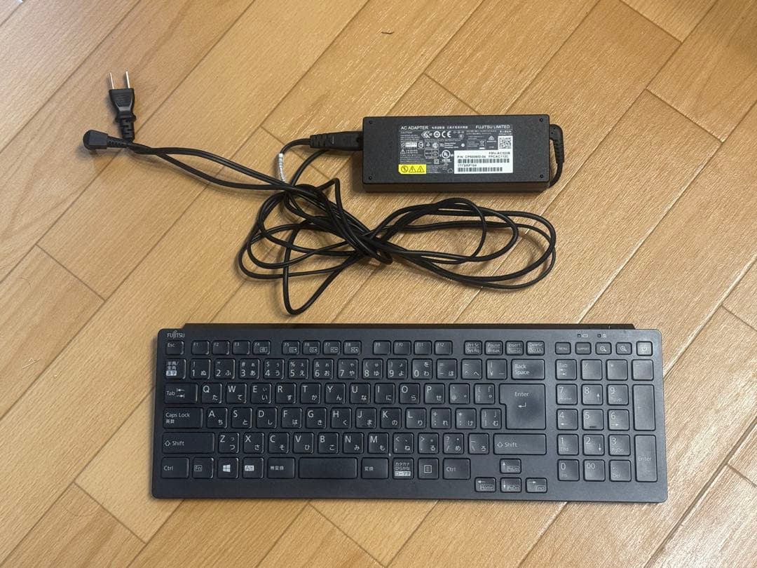 一体型パソコン　ESPRIMO FH93/B3 27インチ　富士通