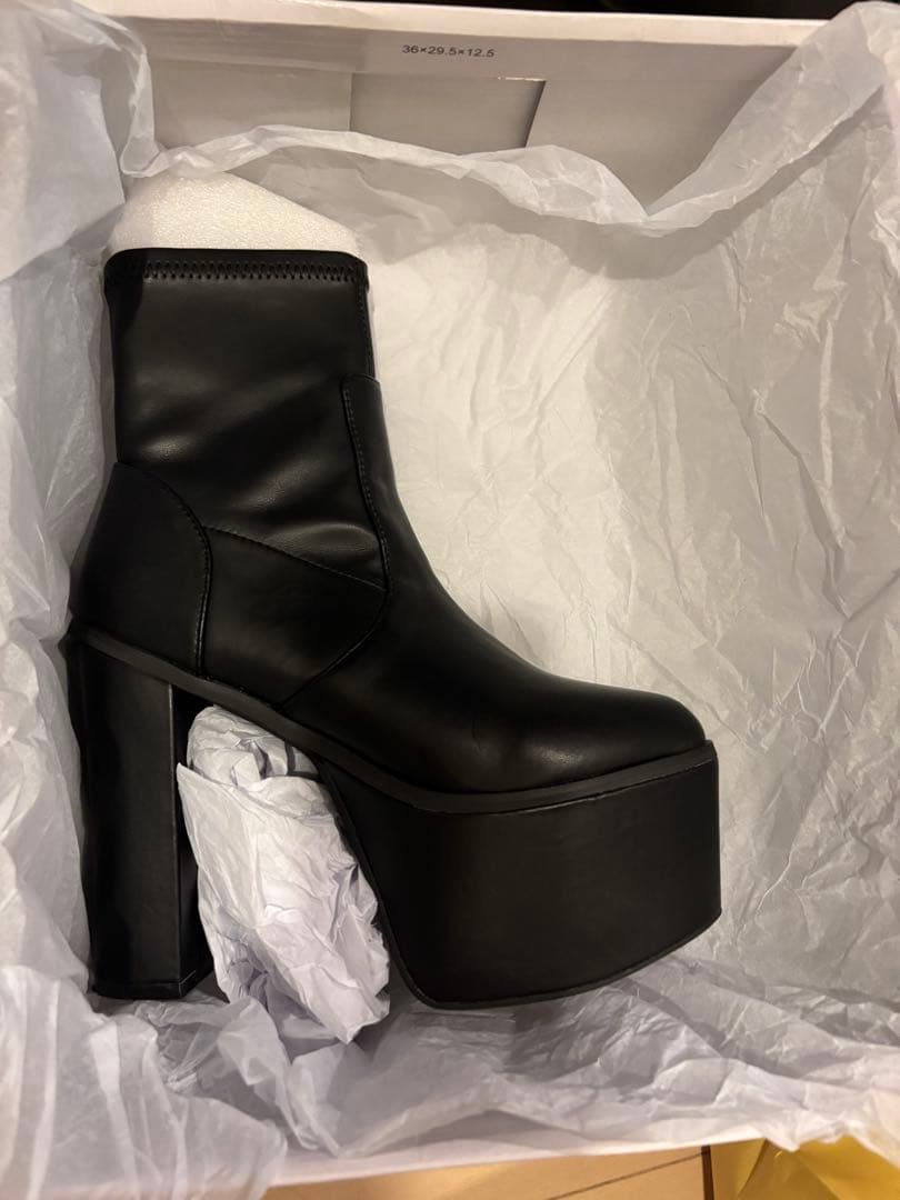 バルキーショートブーツ