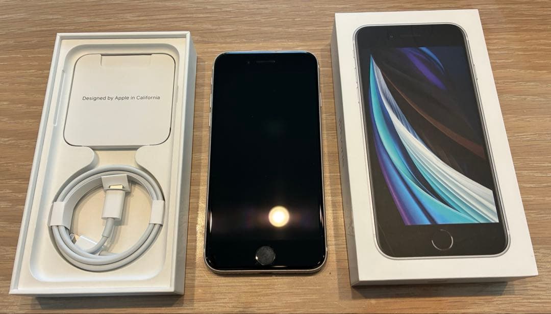 特別値下げ中　美品　iPhone se 第２世代 128GB SIMフリー　白