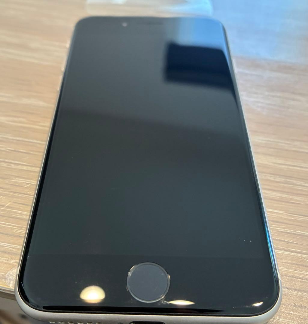 特別値下げ中　美品　iPhone se 第２世代 128GB SIMフリー　白