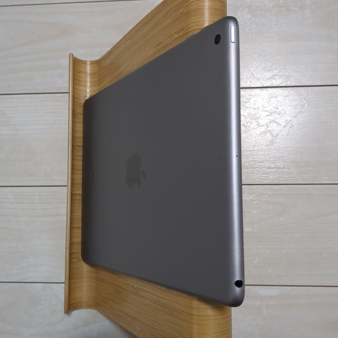 Apple iPad 　第5世代　128GB　スペースグレイ 本体