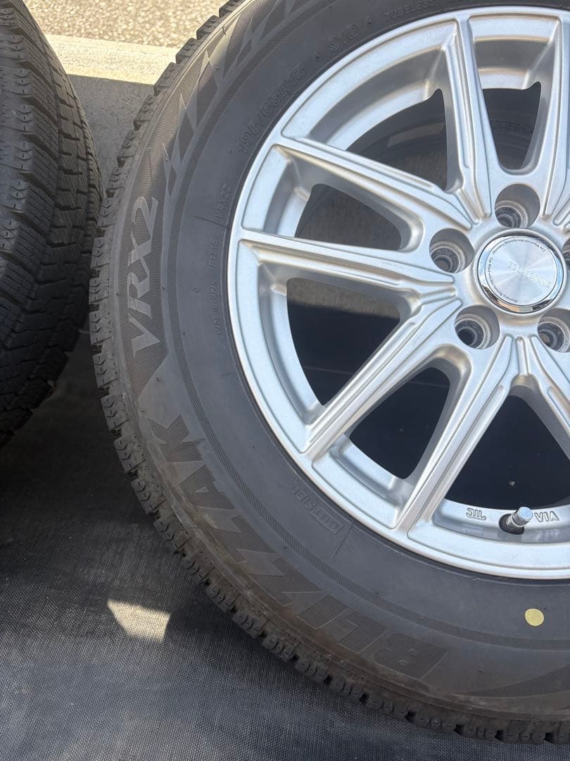 ブリヂストン 195/65R15 スタッドレスタイヤ