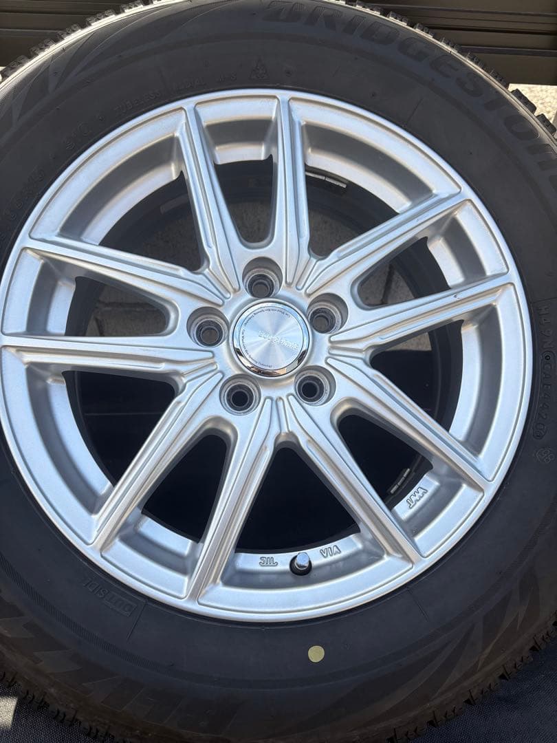 ブリヂストン 195/65R15 スタッドレスタイヤ