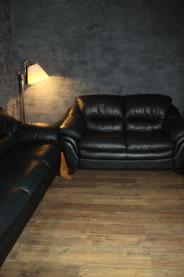 首都圏送無料〜 売り切り特価 IDC 大塚家具 ブラックレザーソファ2台セット