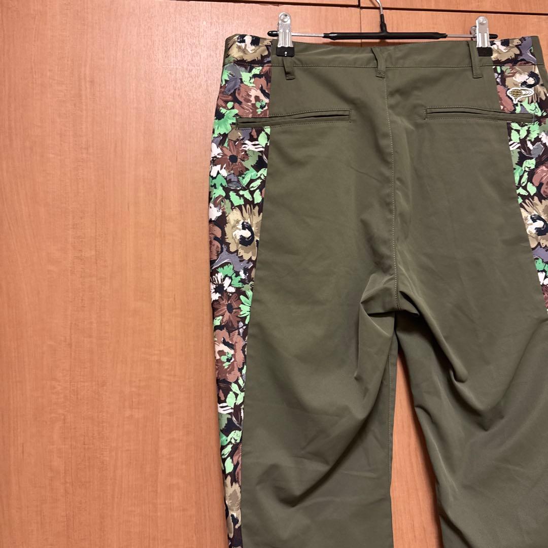 BEAMS GOLFオレンジレーベルフラワーカモプリントストレッチパンツ