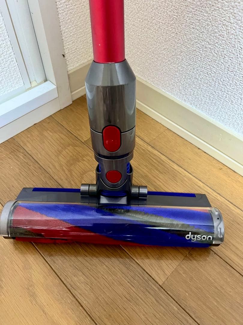 【美品】Dyson V8 Slim Fluffy+　スタンドセット