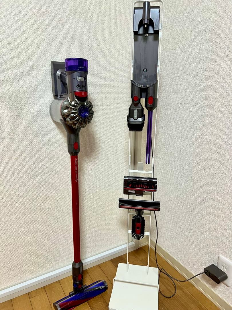 【美品】Dyson V8 Slim Fluffy+　スタンドセット