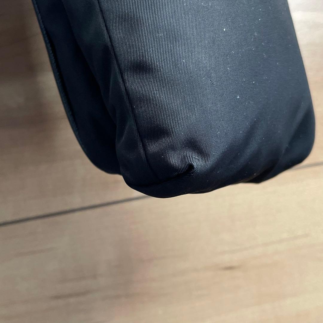 プラダ　RFID認証　リナイロン　ショルダーバッグ　スマホショルダー　ブラック