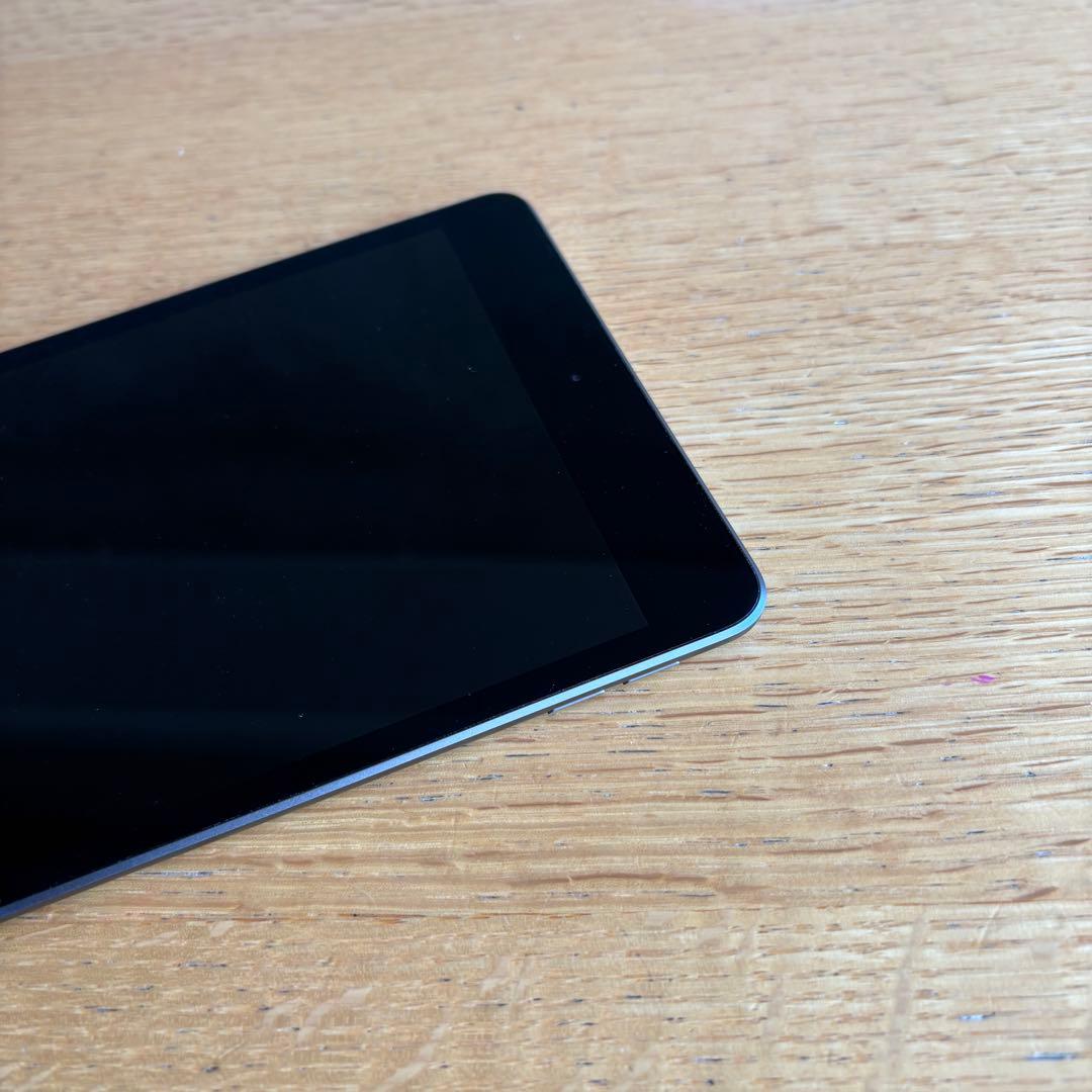 iPad mini 第5世代 Wi-Fiモデル 64GB / 黒