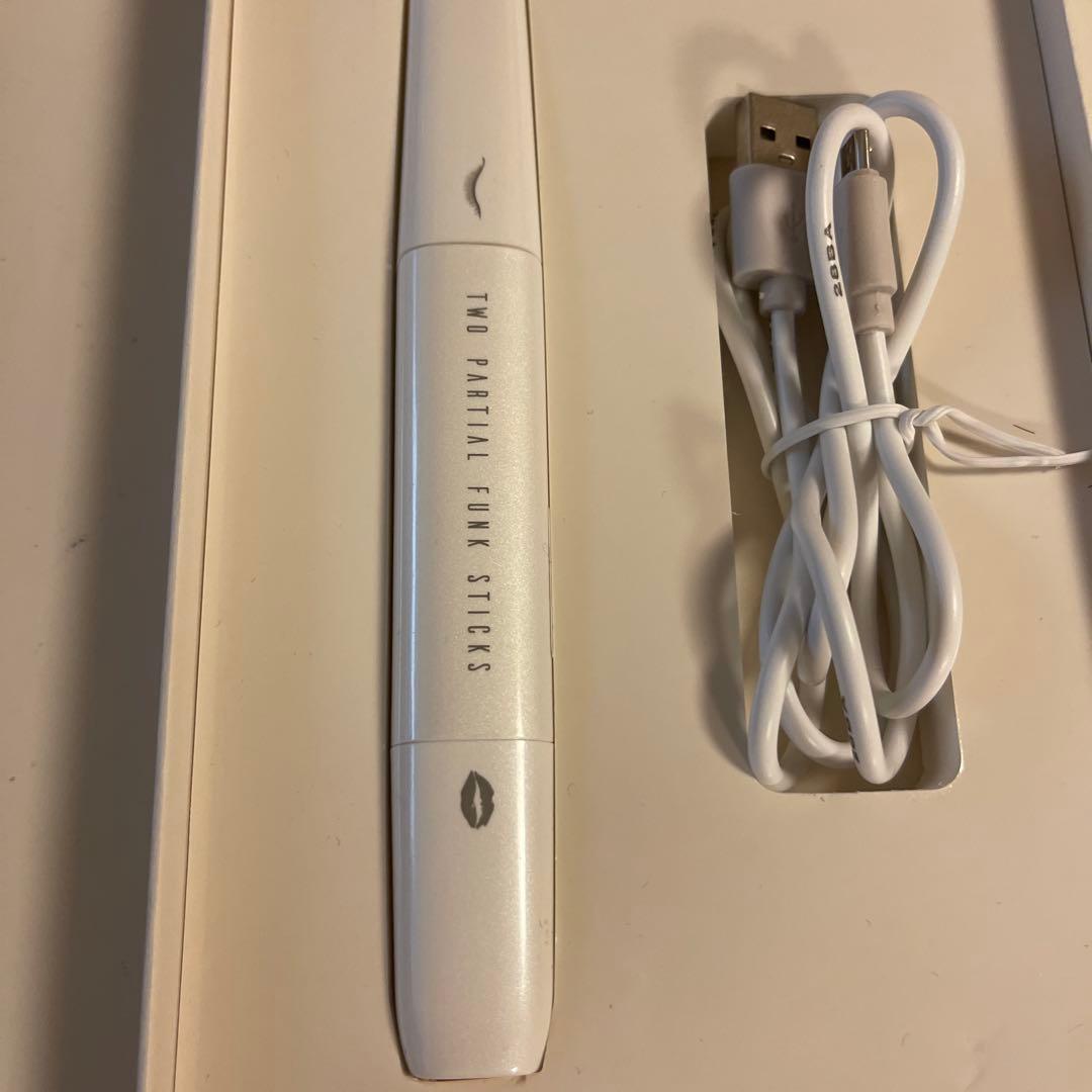 TWO PARTIAL FUNK STICKS ホットビューラー