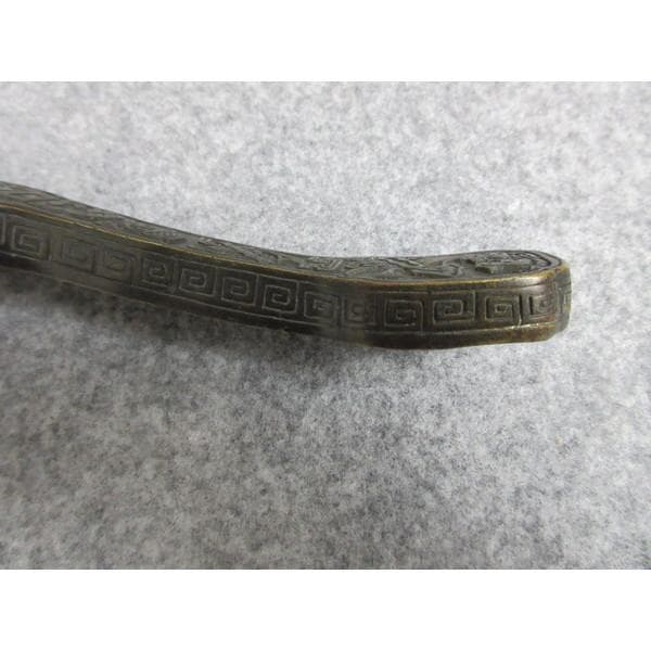 宣徳銅雲に鶴吊燭に蓮図如意箱入り [B28401]