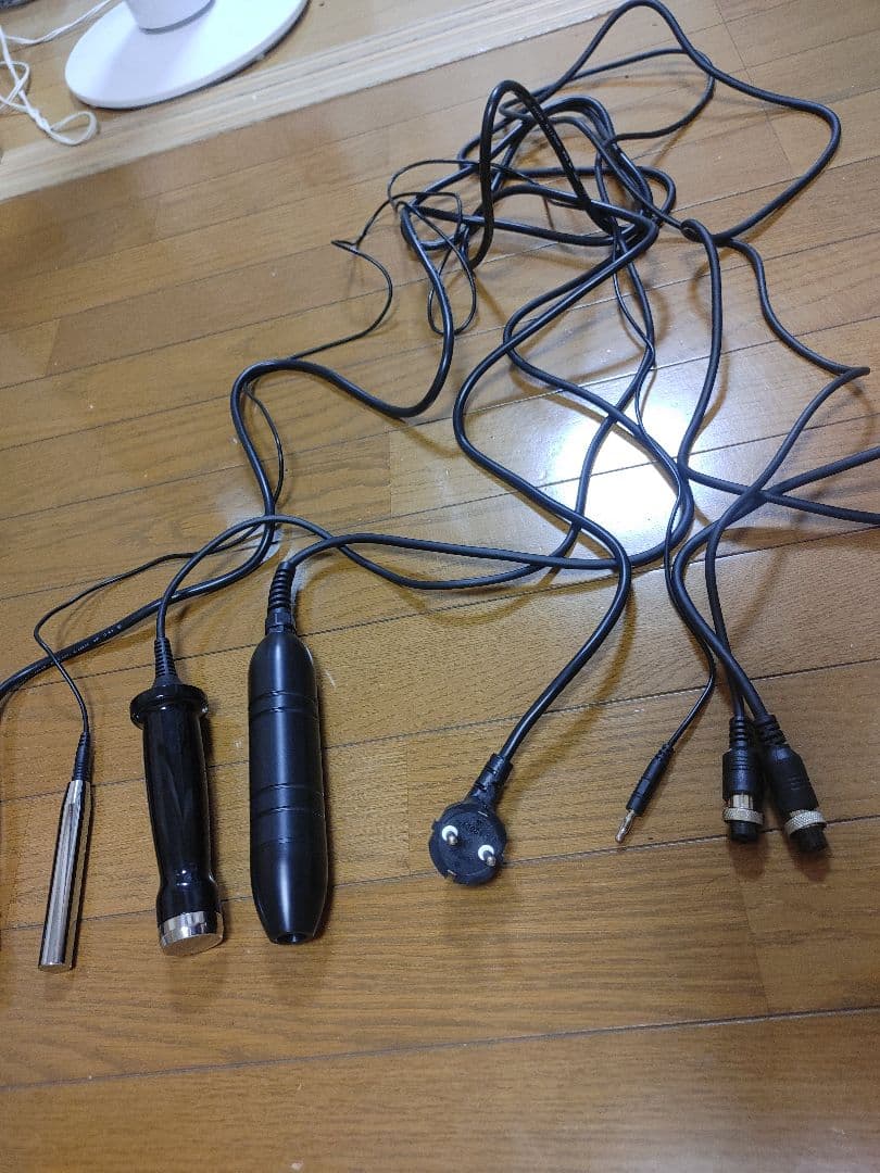 1台で、4つの美肌アプローチ。 浸透・引き締め・整肌・スポットケアまで。