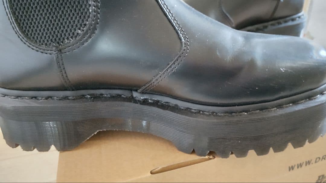 ベ*ン様 ドクターマーチン 厚底 チェルシー 黒 UK9 サイドゴアブーツ QU