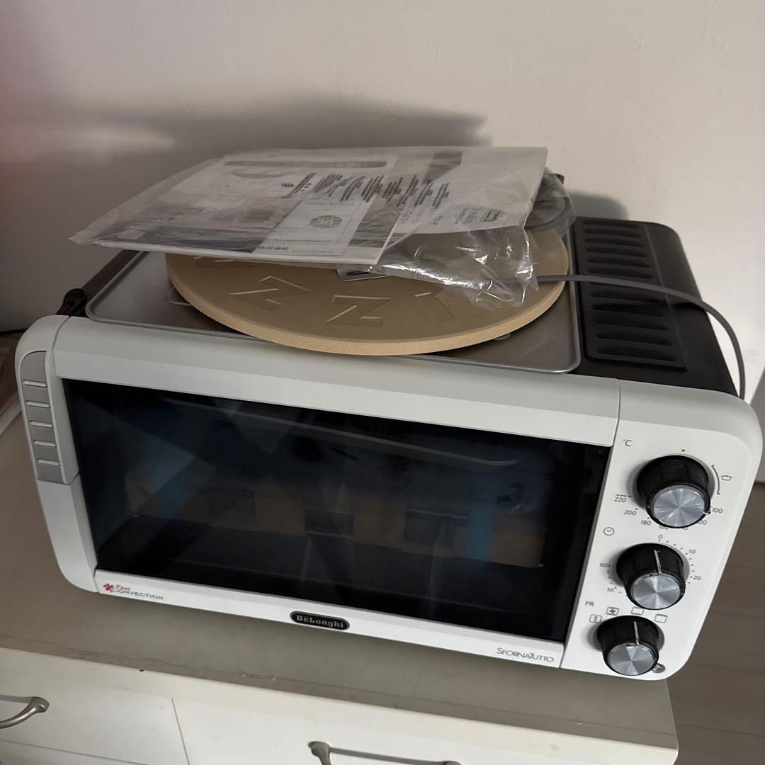 デロンギ コンベクションオーブン スフォルナトゥット 白