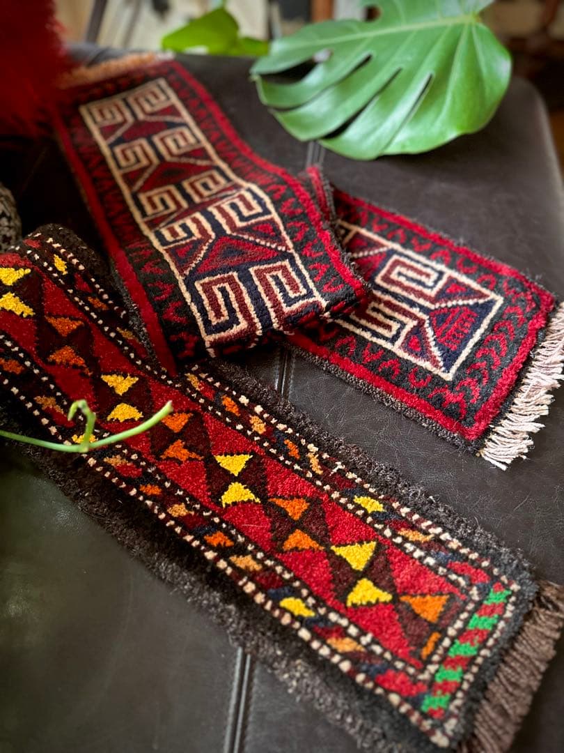 トライバルラグ　ヴィンテージラグ　ミニラグ　バルーチ　プリミティブ　ミニランナー