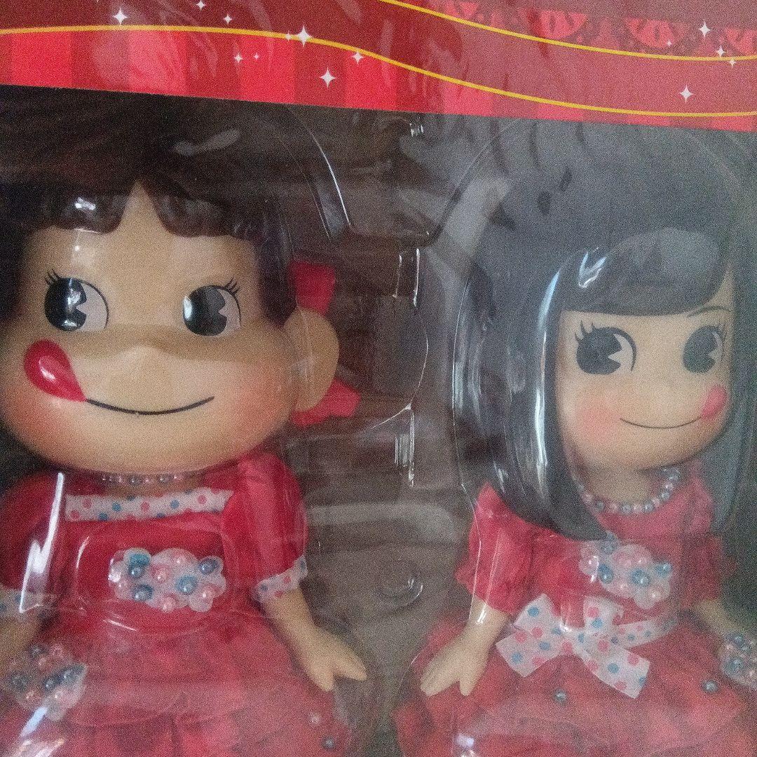 ペコちゃんあっちゃんコラボ記念人形　不二家新品非売品　前田敦子　AKB48