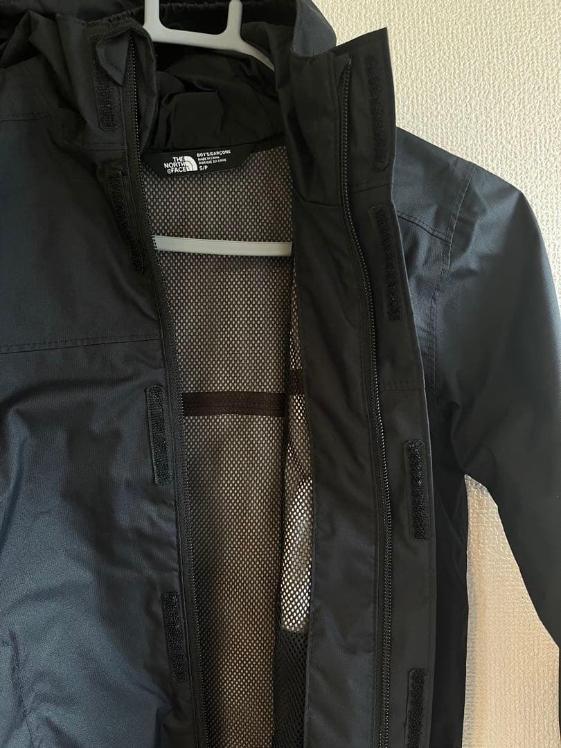 新品タグ付き　ノースフェイス　マウンテンジャケット　130 ナイロン