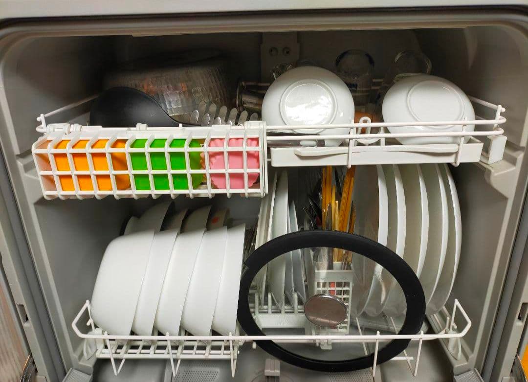 【美品】2018年製 食洗機 パナソニック NP-TH2-W