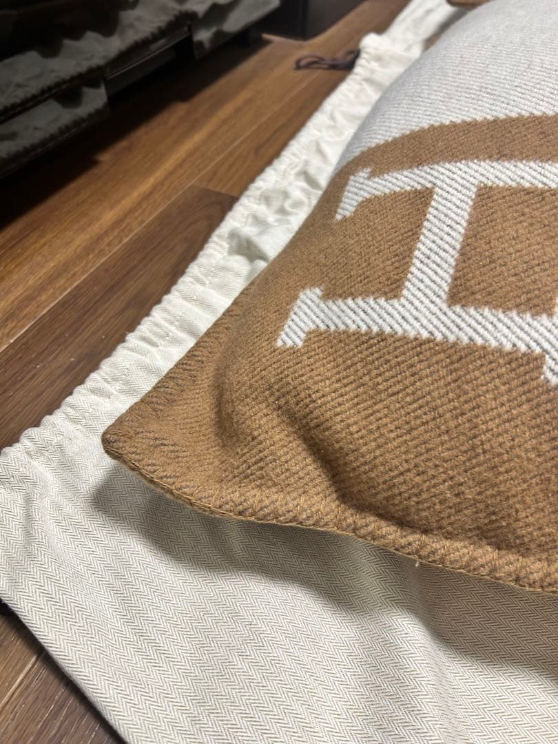 HERMESエルメスアヴァロン　クッションGM キャメル　2個セット