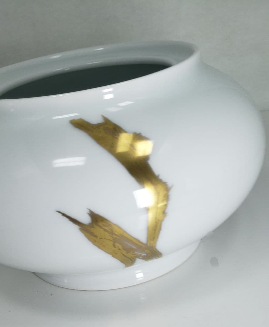 深川製磁 金彩薔薇彫刻方型蓋物 【飛翔】 箱入美品 創業100周年記念品 陶箱