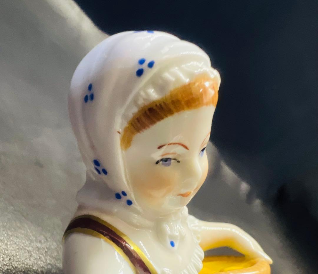 農婦 鶏 陶器 フィギュリン