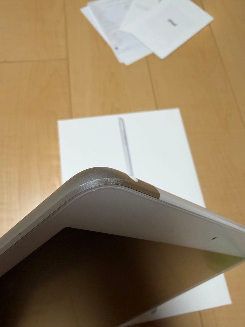 Apple iPad 第8世代32GB本体Wi-Fi + Cellularモデル