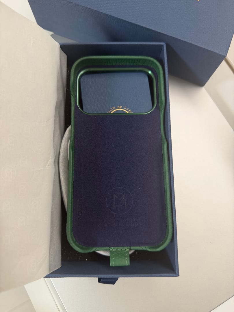 NEW iPhone17 Pro スリングスマホケース