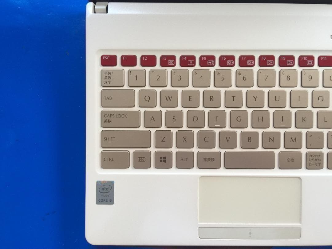 富士通 Floral Kiss CH75 13型HD液晶 おしゃれなノートPC