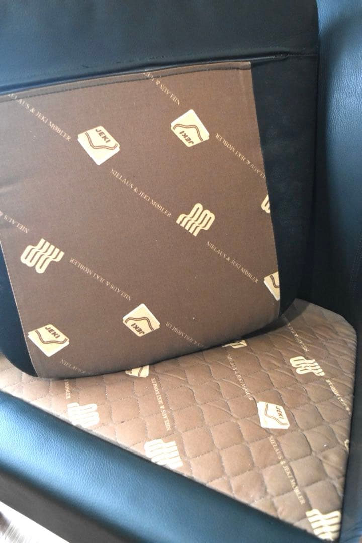 NIELAUS & JEKI MOBLER OPUS ①